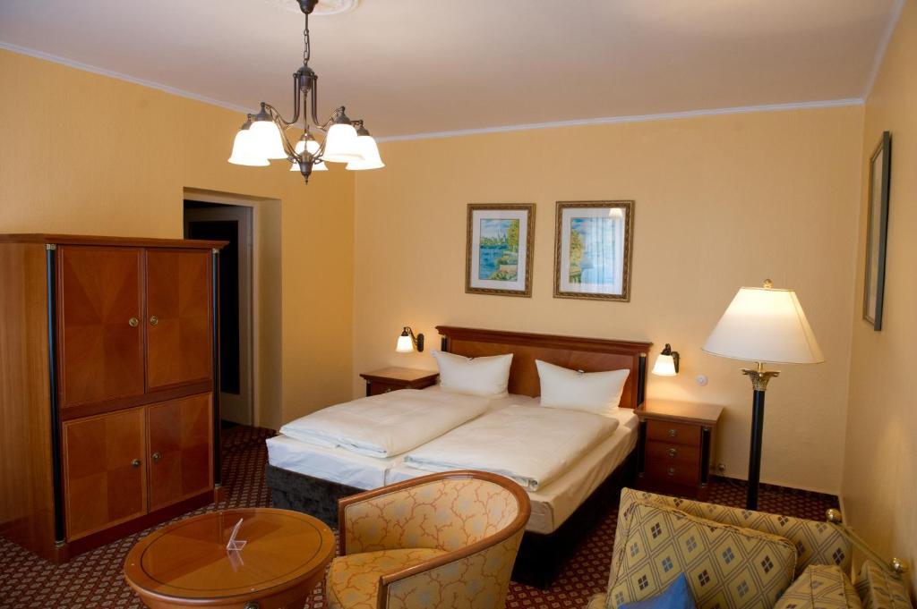 Hotel Silberhorn Эрланген Экстерьер фото